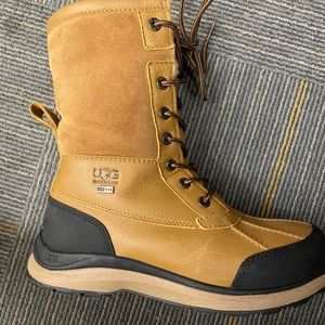 UGG ADIRONDACK III Boot